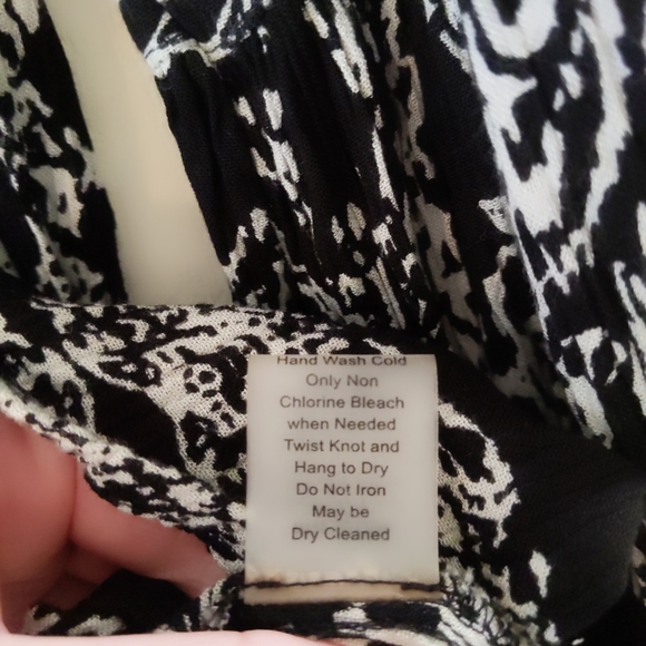 🔥Soft Surroundings Black White and Red Boho Tunic with Flare Sleeved Small - Picture 4 of 12